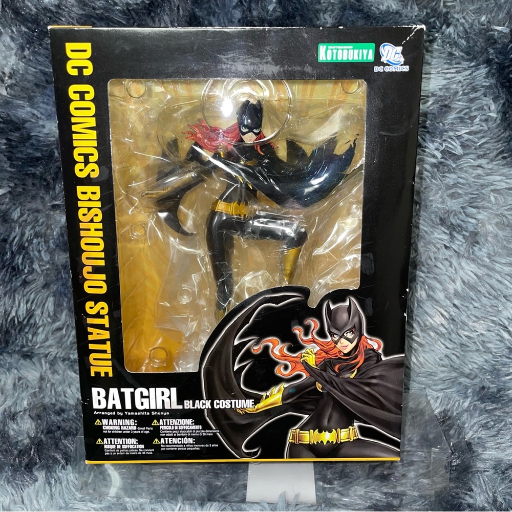 Collectible Action Figure: BATGIRL Black Costume DC Comics Bishoujo Statue